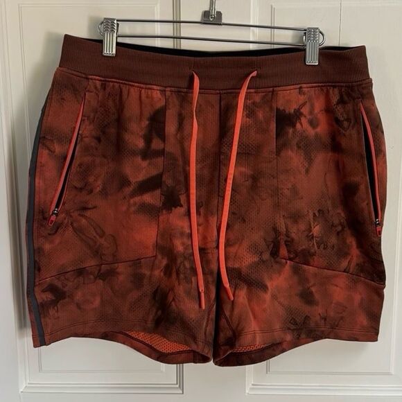 Lululemon Textured Tech Short Size Large - Picture 6 of 8